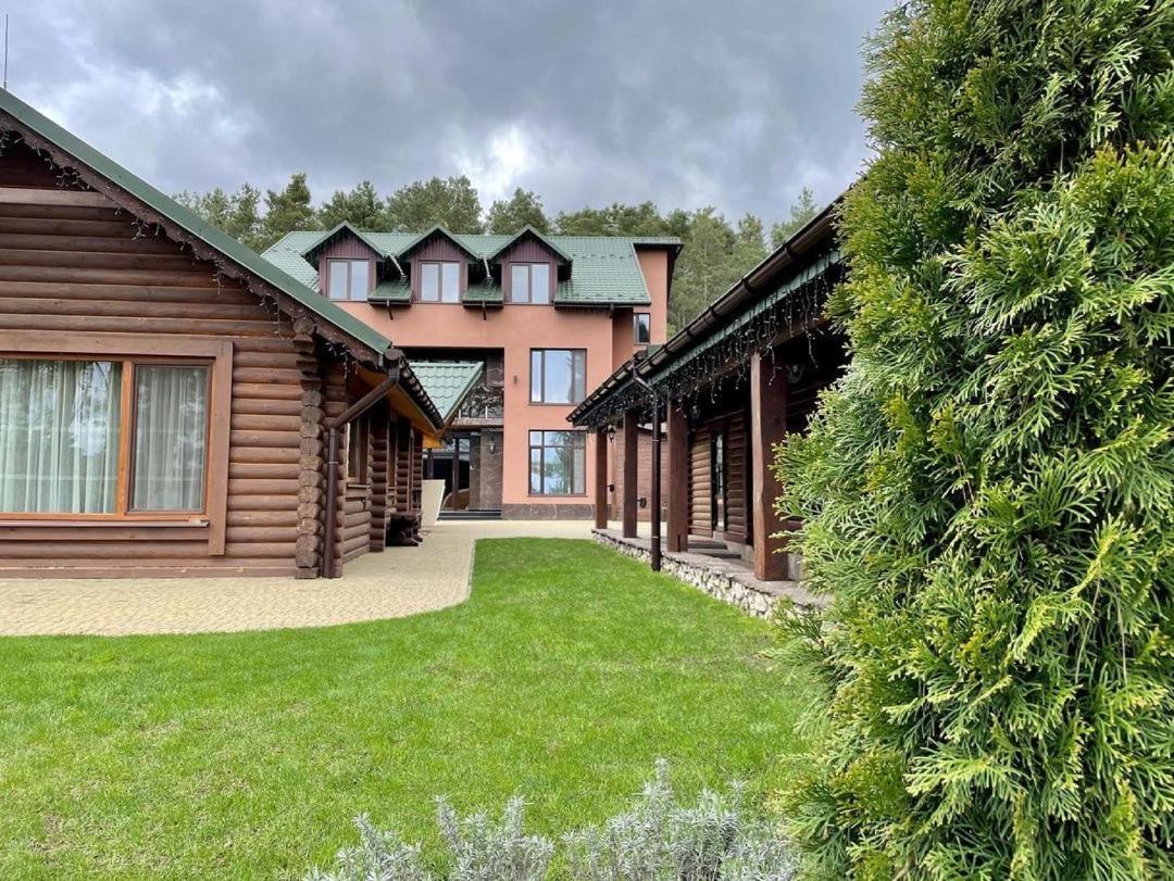 Готель-Ресторан "Колиба" Brody Exterior photo