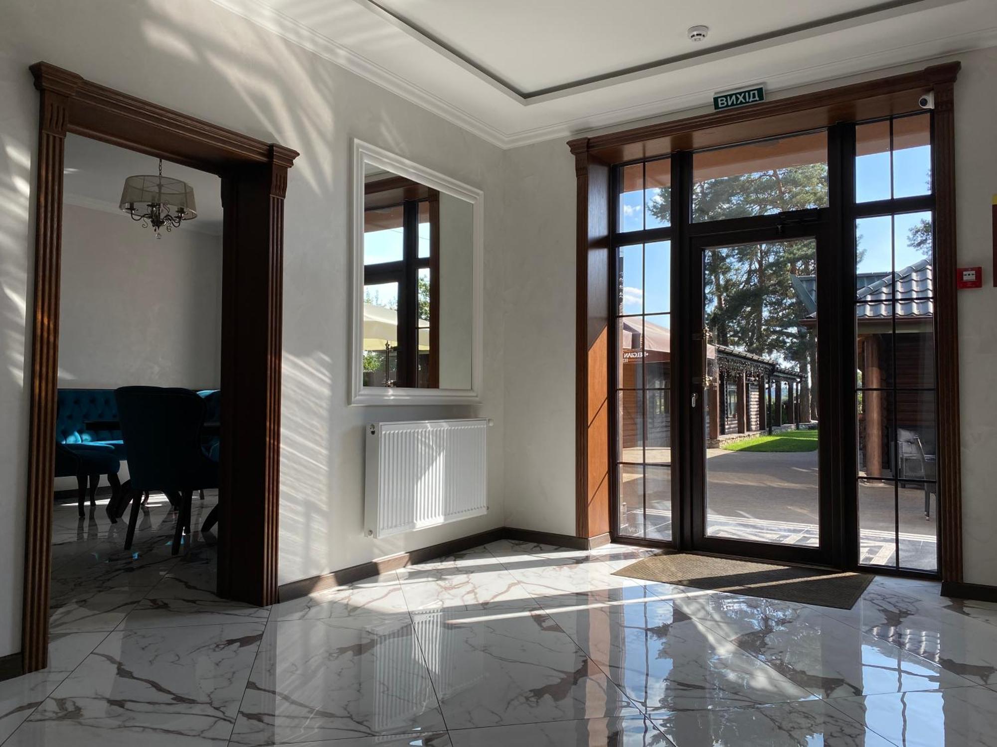 Готель-Ресторан "Колиба" Brody Exterior photo